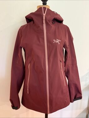 Arc'teryx sz XS Sentinel AR Burgundy Hooded Jacket like new condition